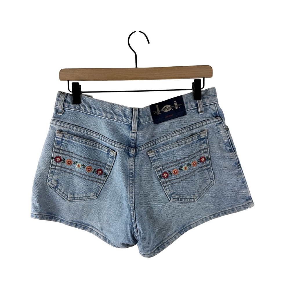 Vintage 90’s Lei Embroidered Jean Shorts Size 9